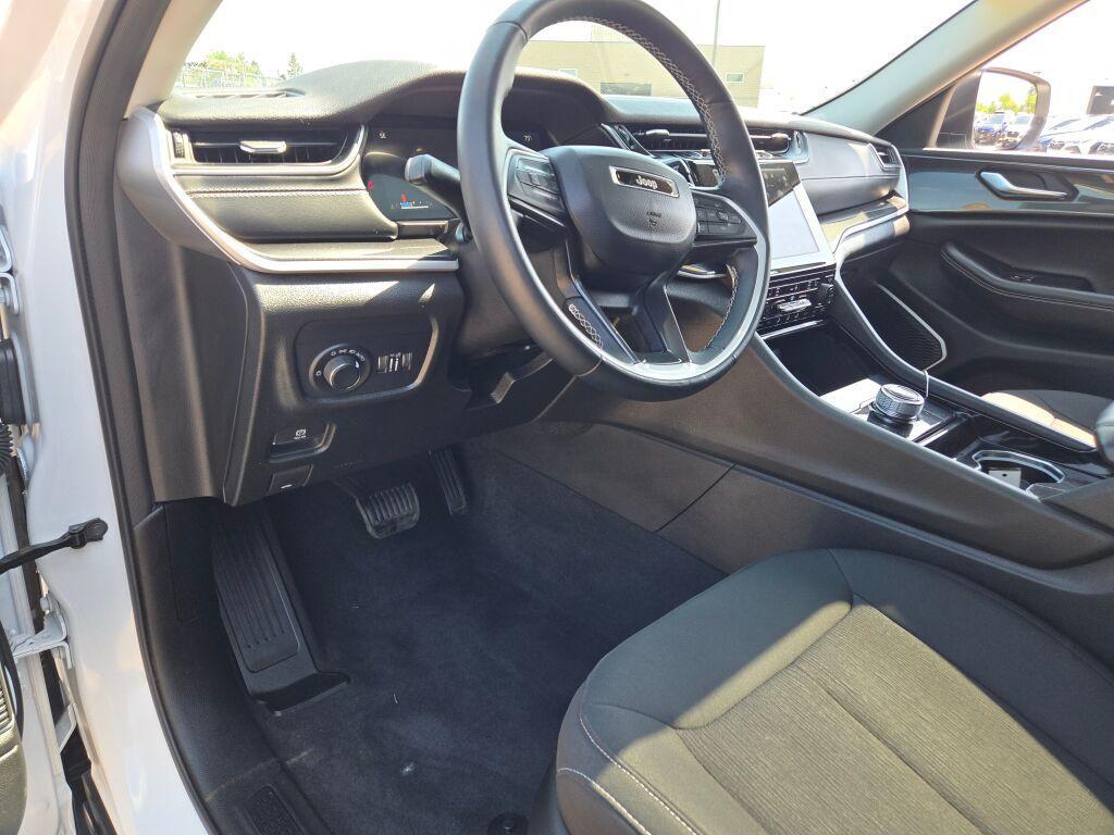 used 2022 Jeep Grand Cherokee car, priced at $32,909