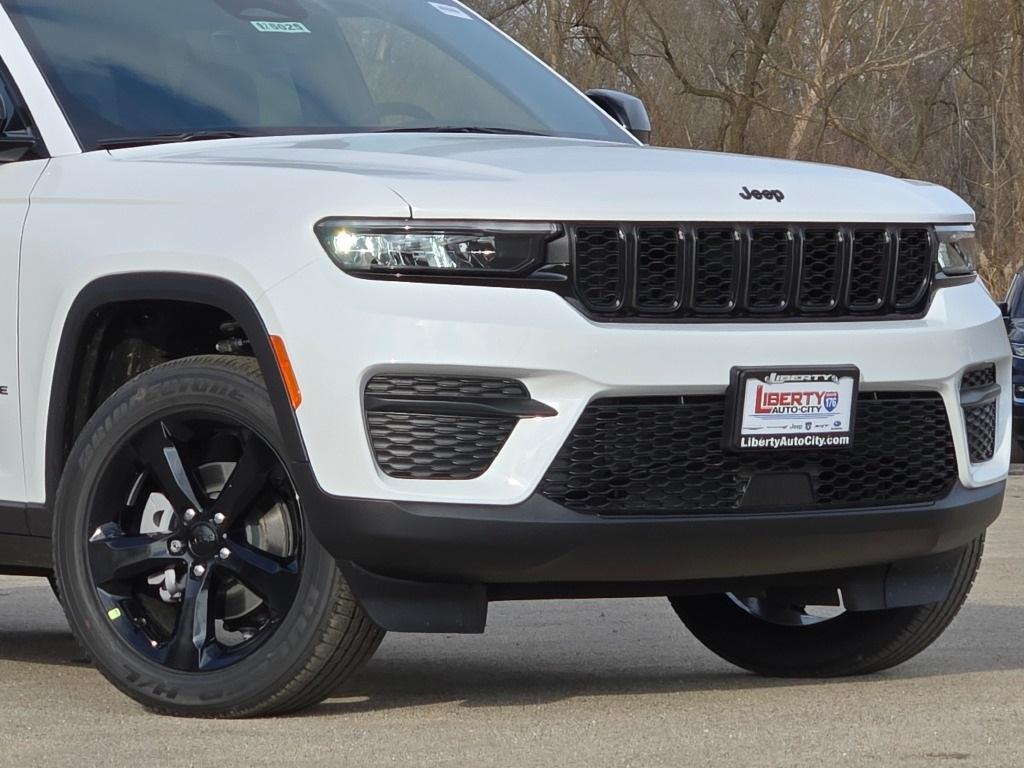 new 2025 Jeep Grand Cherokee car, priced at $43,375