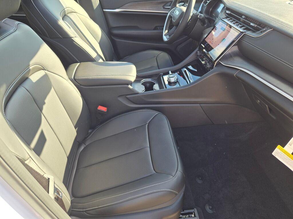 new 2025 Jeep Grand Cherokee L car, priced at $51,495