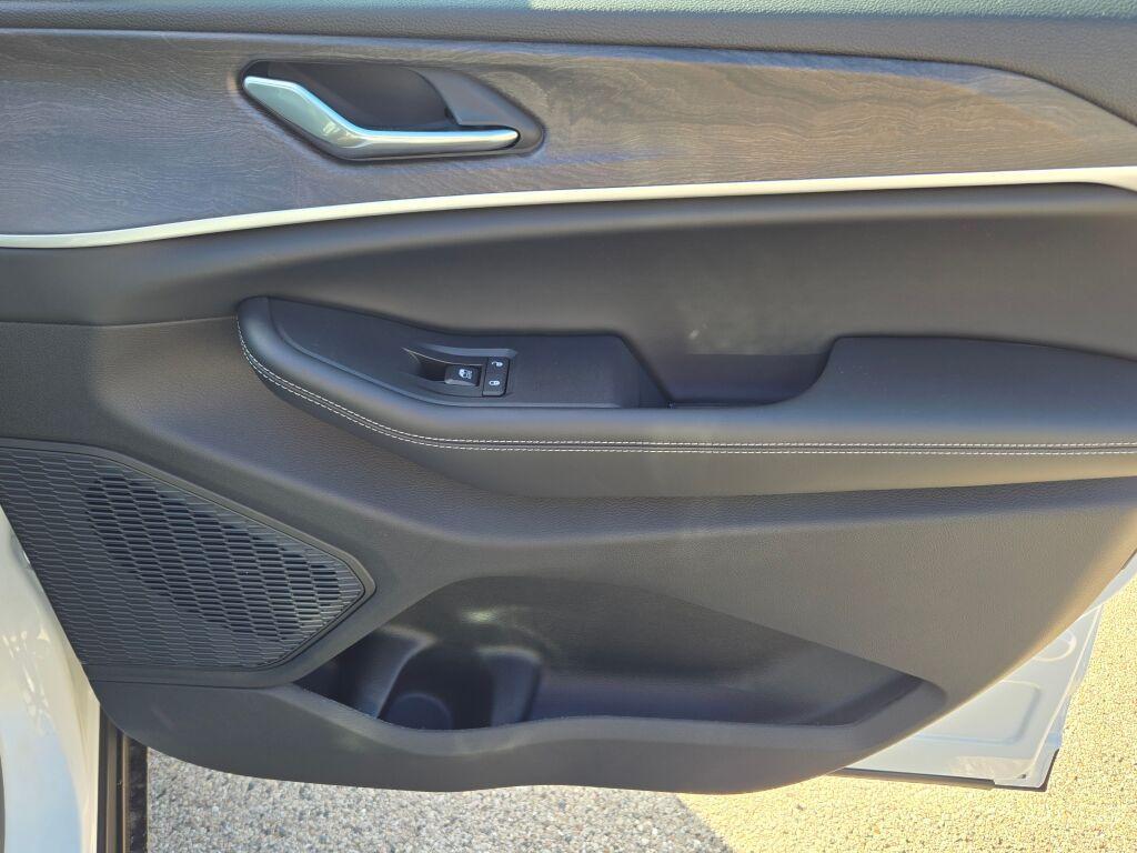 new 2025 Jeep Grand Cherokee L car, priced at $51,495