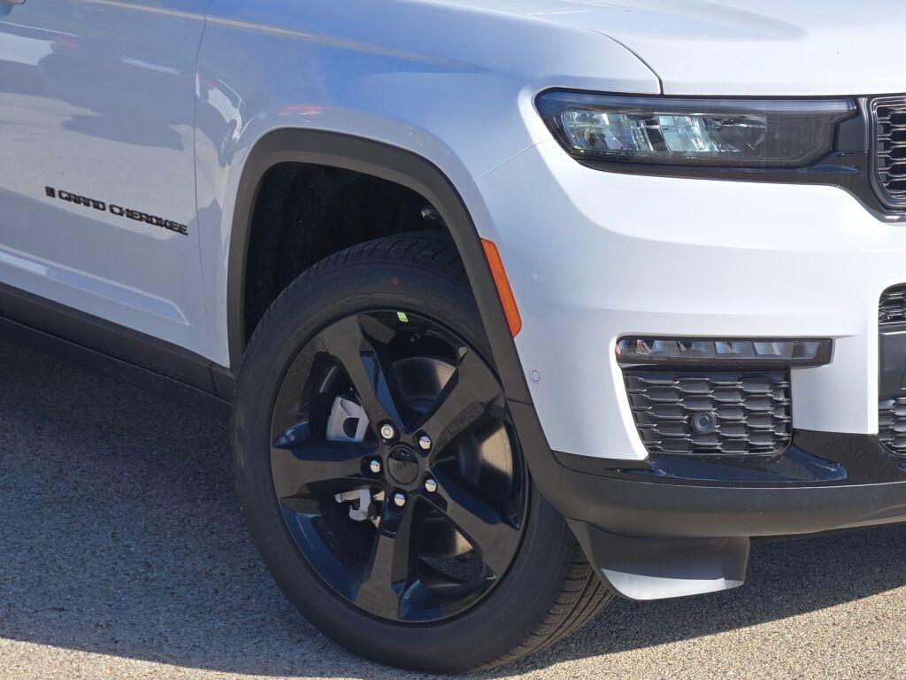 new 2025 Jeep Grand Cherokee L car, priced at $51,495