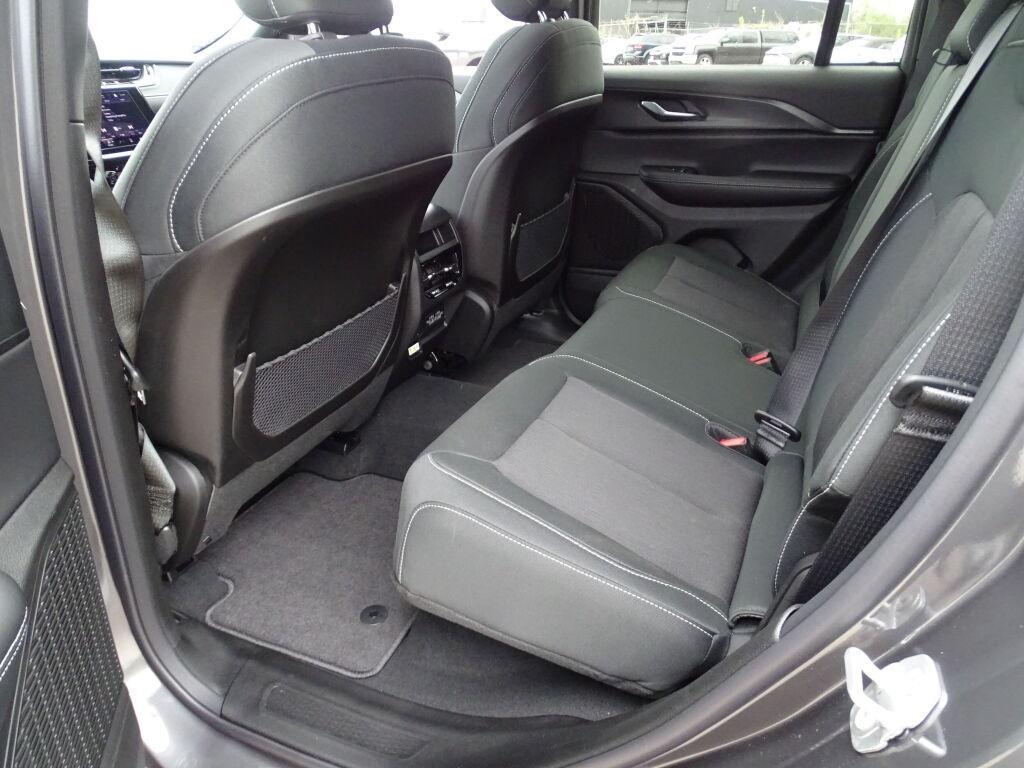 new 2025 Jeep Grand Cherokee car, priced at $43,970