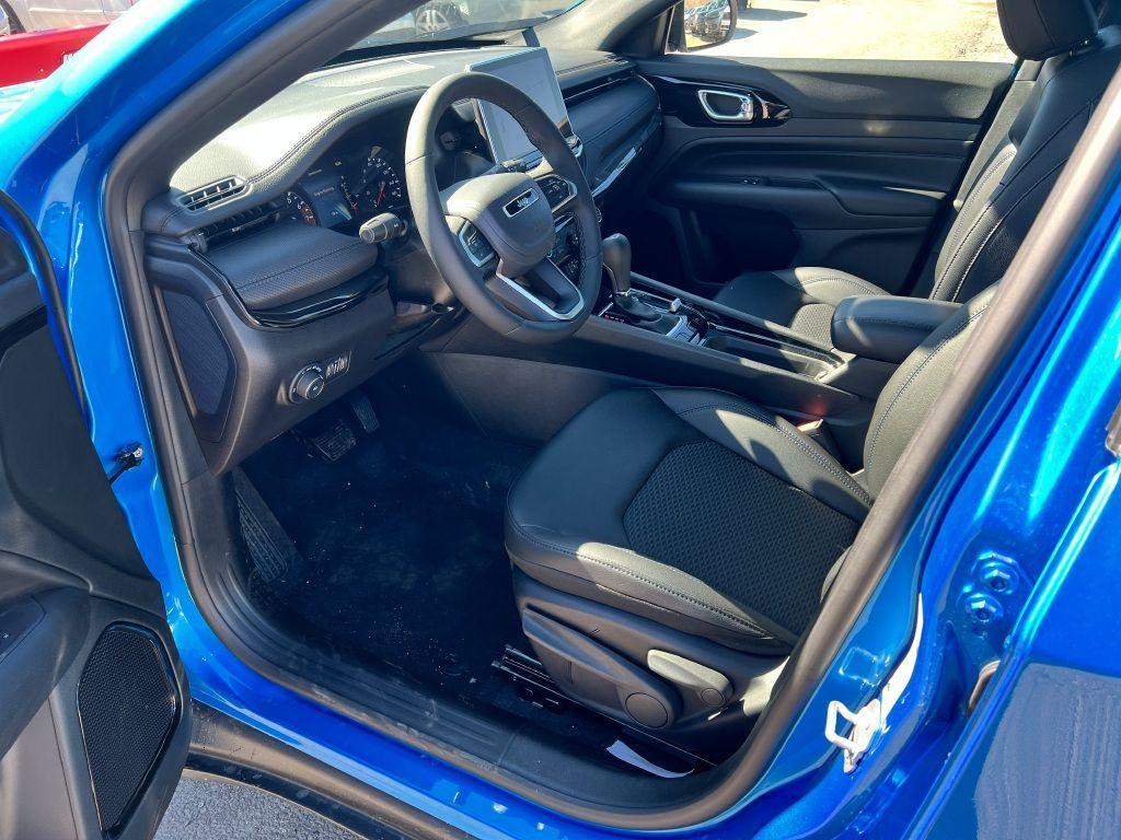 new 2025 Jeep Compass car, priced at $32,355
