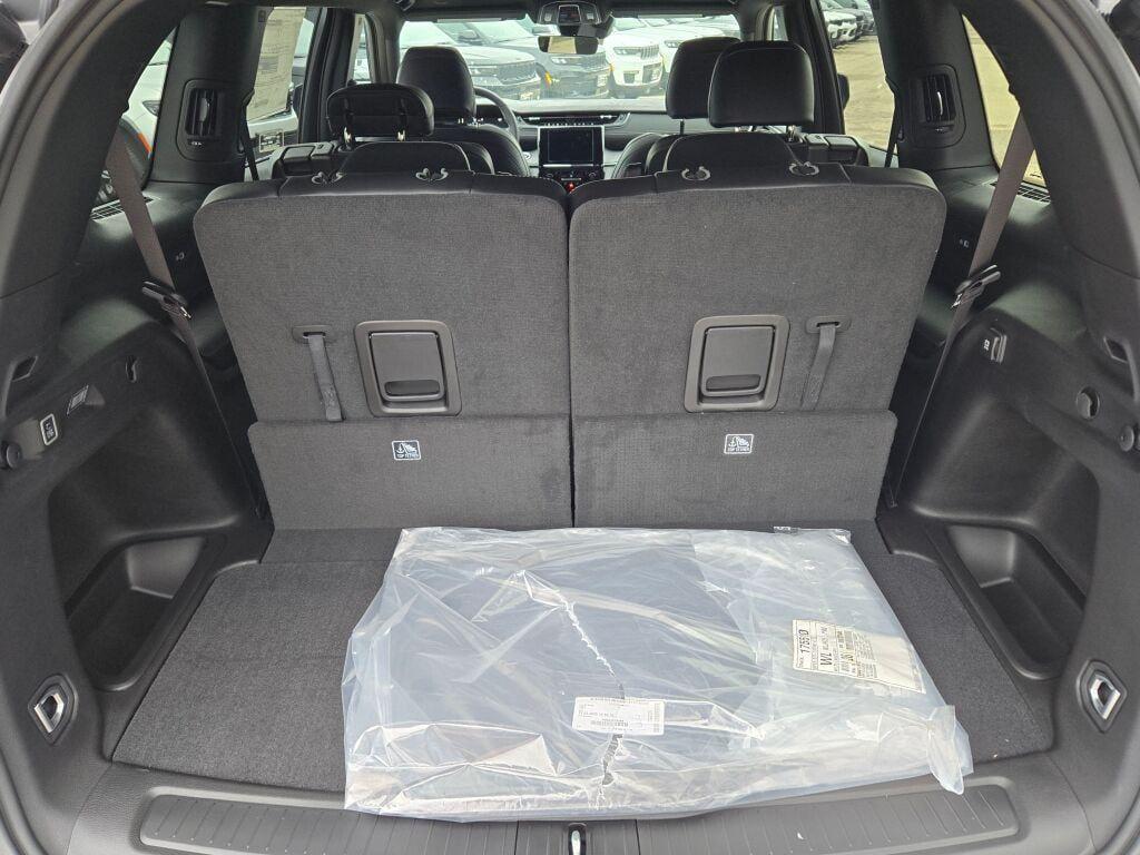 new 2025 Jeep Grand Cherokee L car, priced at $43,750