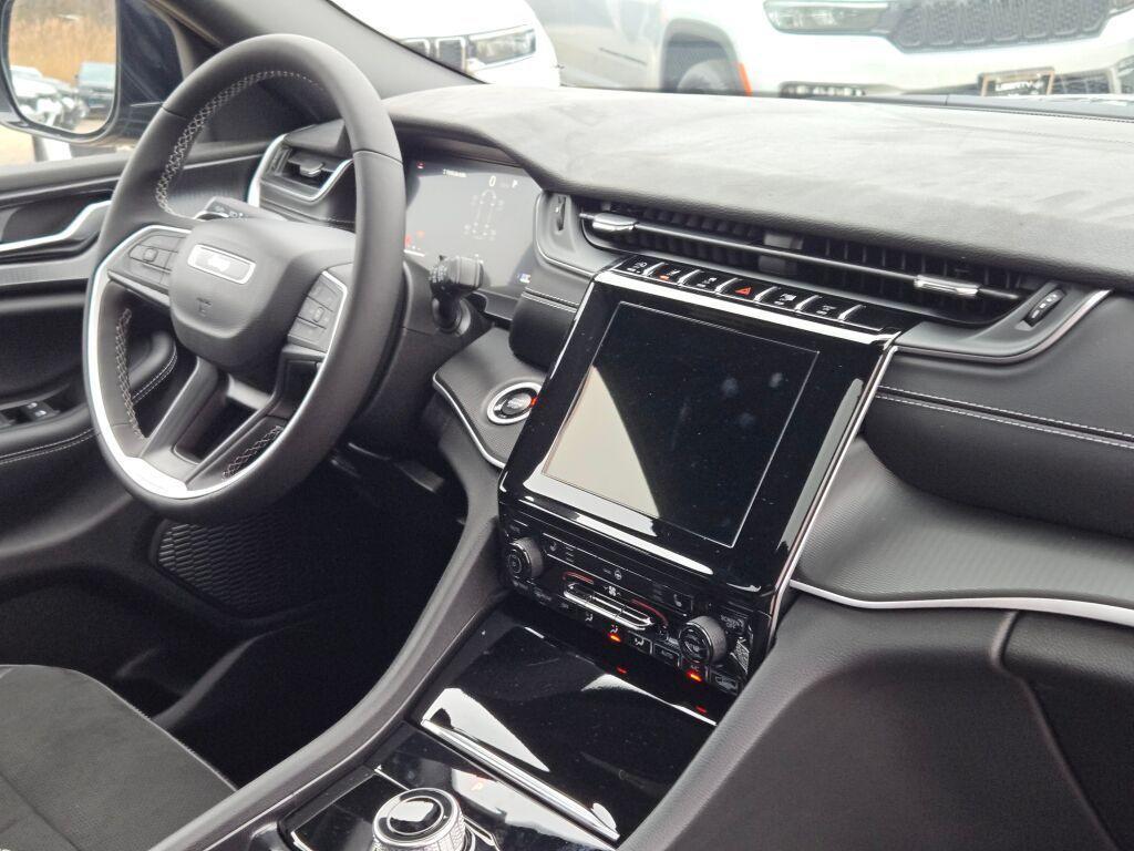 new 2025 Jeep Grand Cherokee L car, priced at $43,750