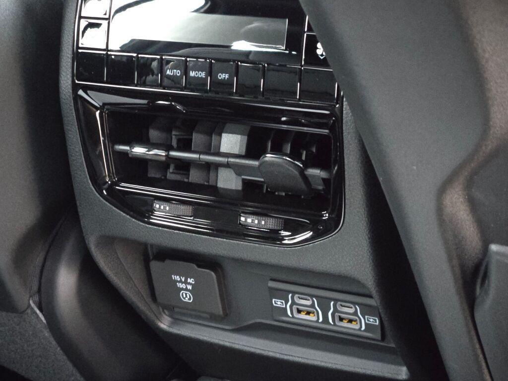 new 2025 Jeep Grand Cherokee L car, priced at $43,750