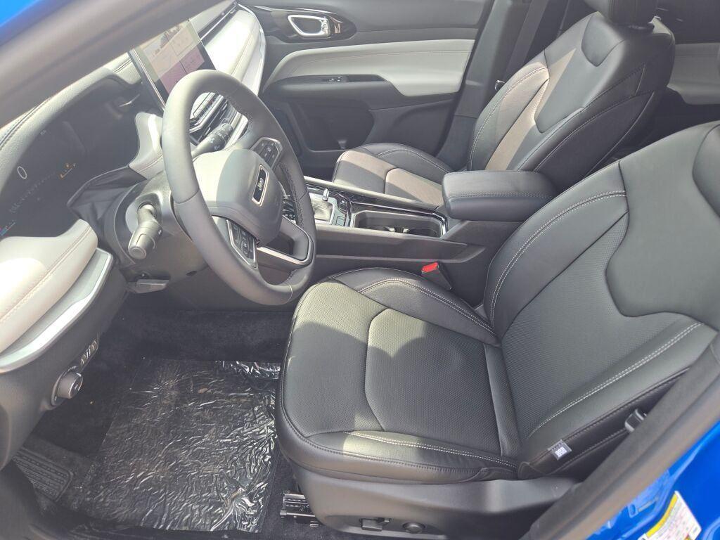 new 2025 Jeep Compass car, priced at $37,185