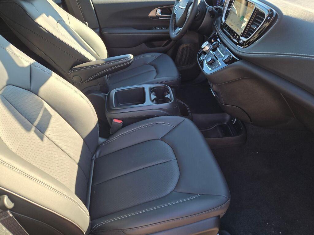 new 2026 Chrysler Pacifica car, priced at $46,155