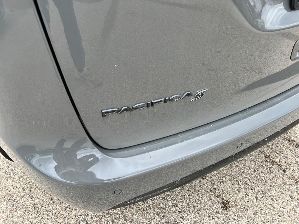 new 2025 Chrysler Pacifica car, priced at $53,215