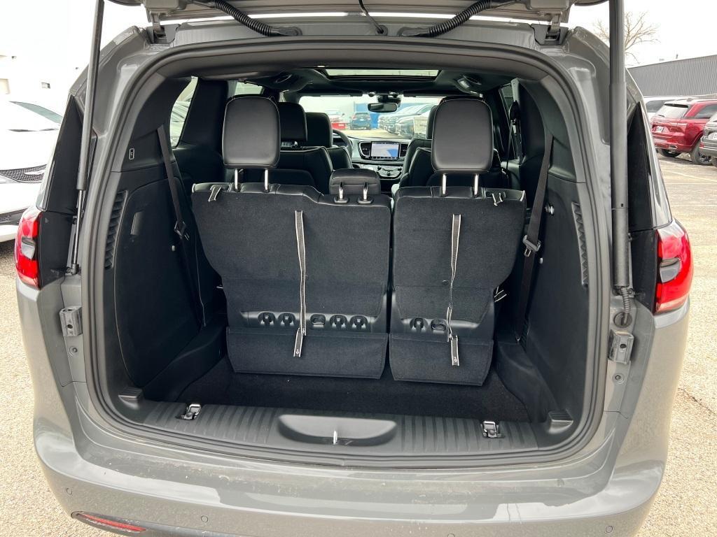 new 2025 Chrysler Pacifica car, priced at $53,215