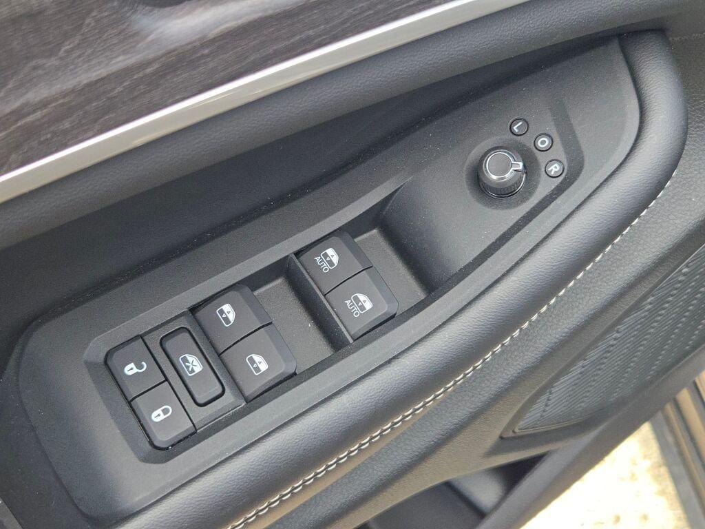 new 2025 Jeep Grand Cherokee L car, priced at $57,760