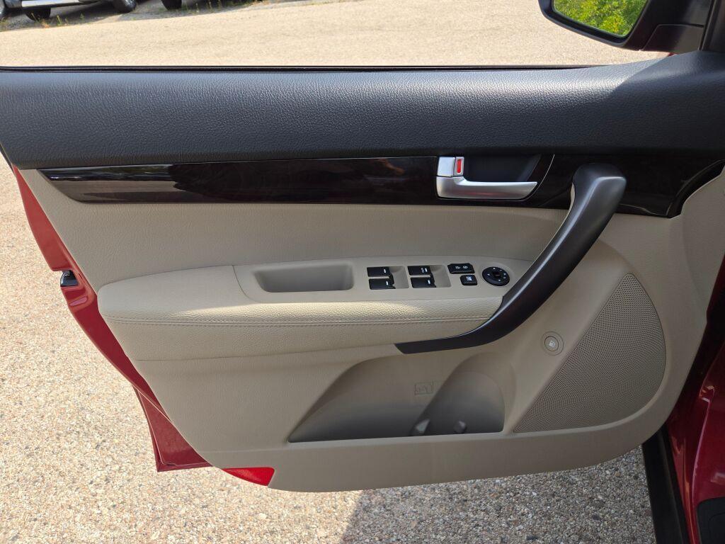 used 2014 Kia Sorento car, priced at $10,417