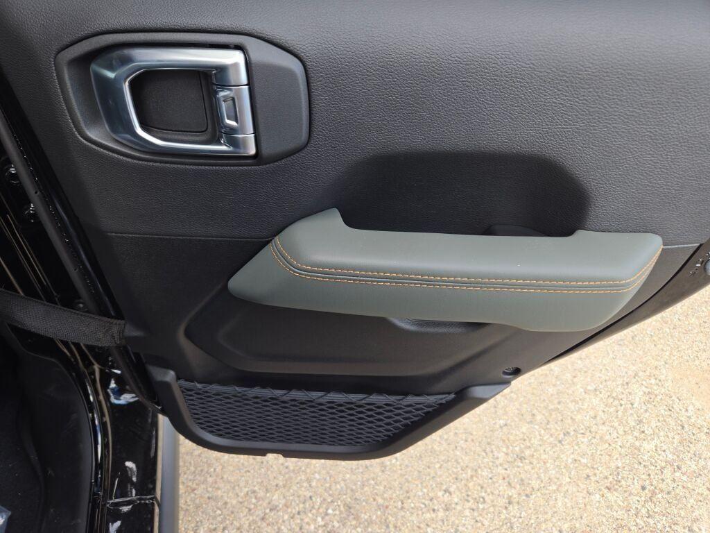 new 2025 Jeep Gladiator car, priced at $54,495