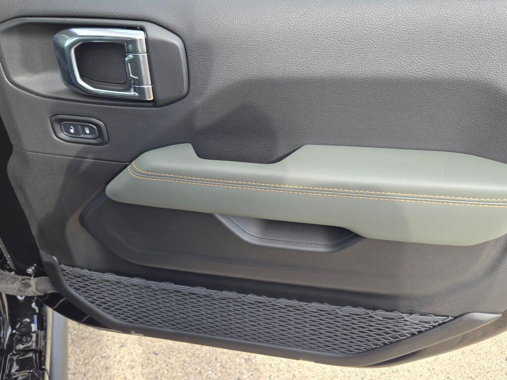 new 2025 Jeep Gladiator car, priced at $54,495