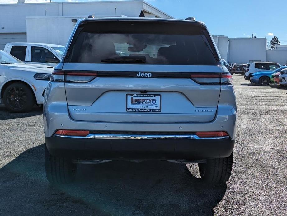 new 2024 Jeep Grand Cherokee car, priced at $46,420