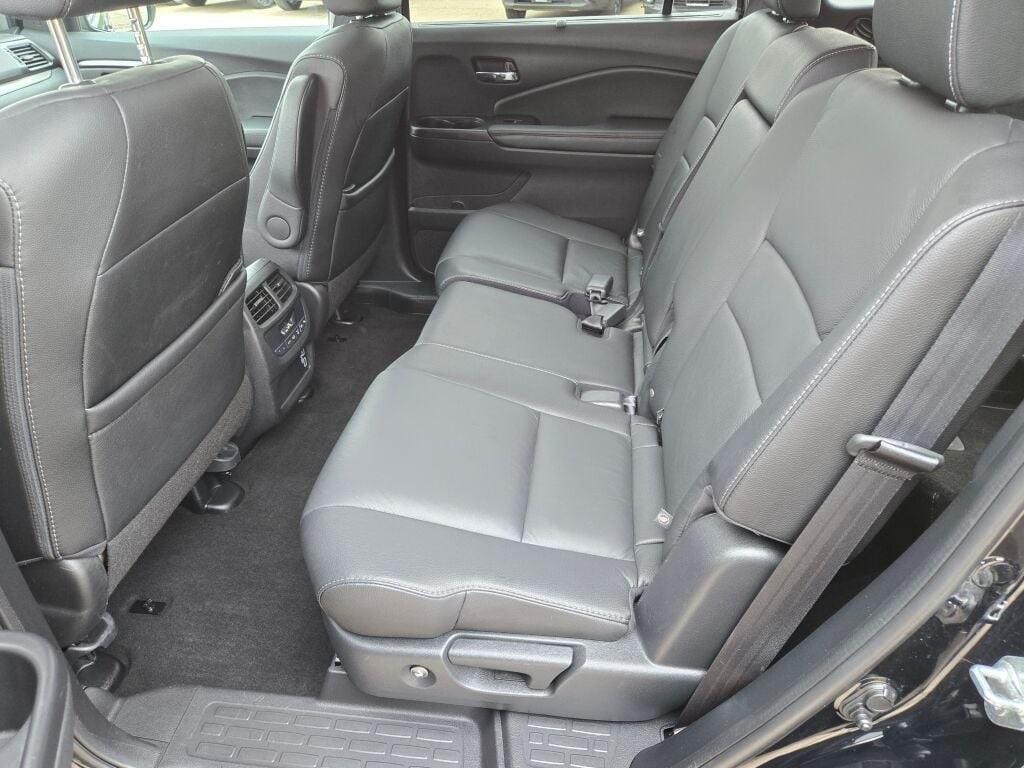 used 2022 Honda Pilot car, priced at $28,991