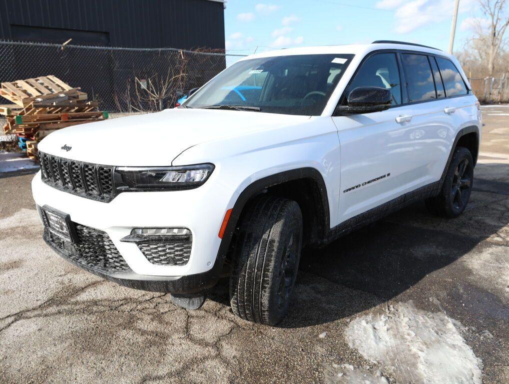 new 2025 Jeep Grand Cherokee car, priced at $48,140