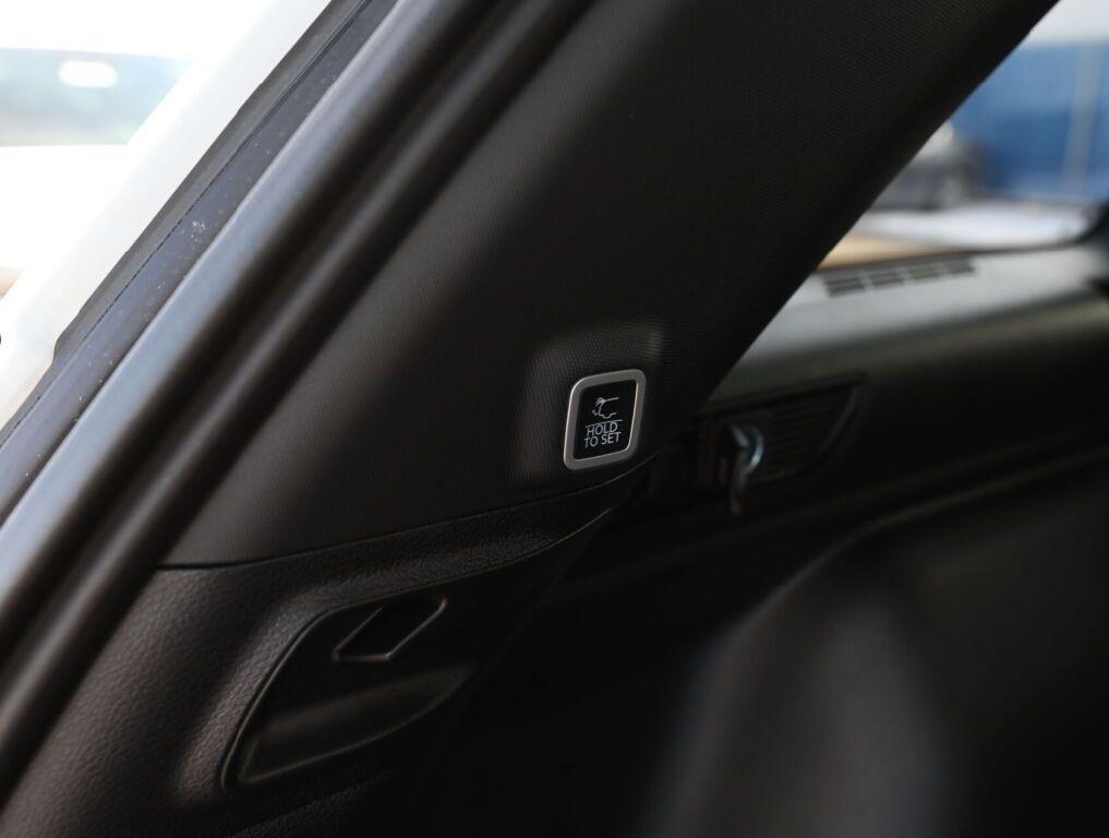 new 2025 Jeep Grand Cherokee car, priced at $48,140