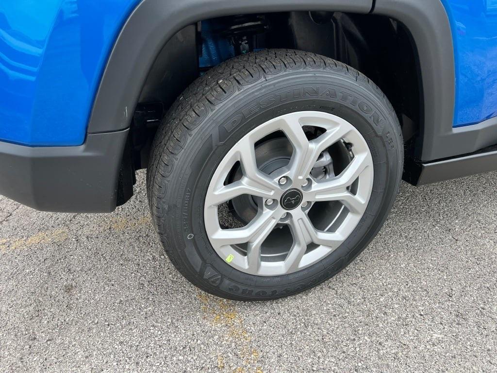 new 2025 Jeep Compass car, priced at $30,190