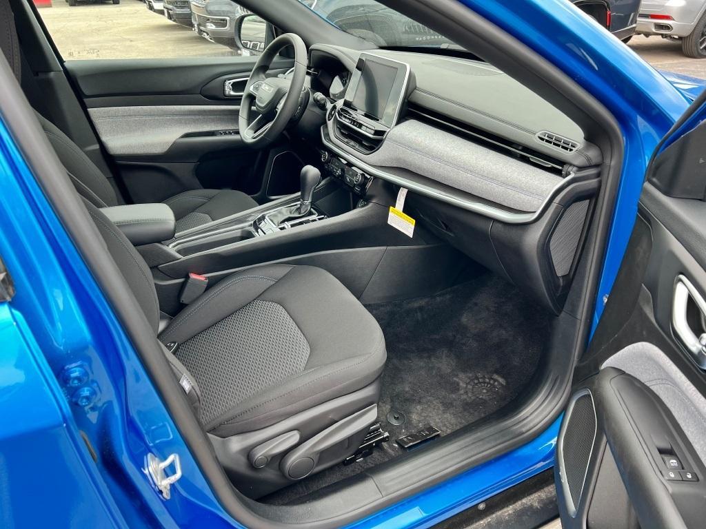 new 2025 Jeep Compass car, priced at $30,190