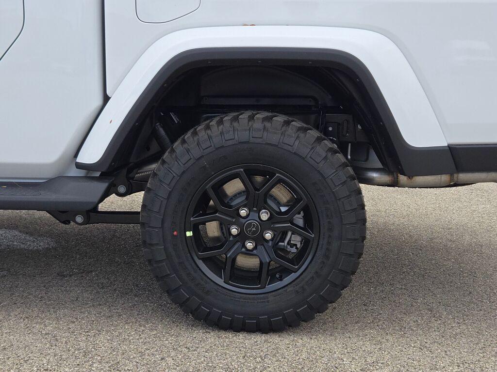 new 2025 Jeep Gladiator car, priced at $55,190