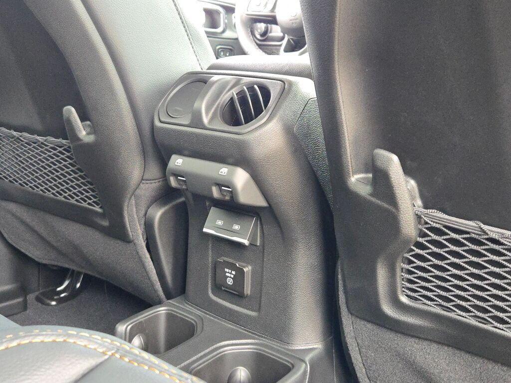 new 2025 Jeep Gladiator car, priced at $55,190