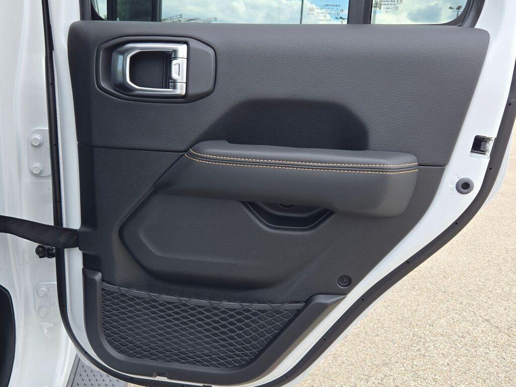 new 2025 Jeep Gladiator car, priced at $55,190