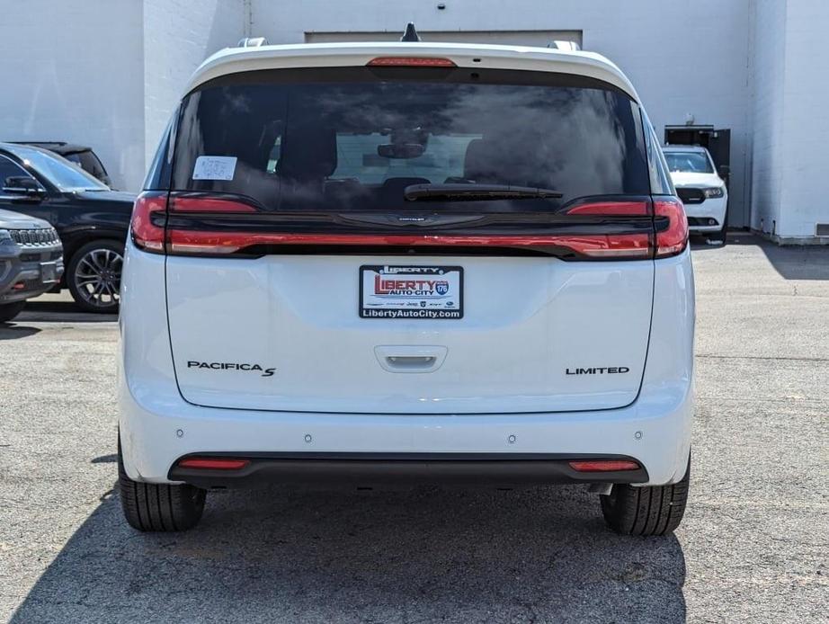 new 2024 Chrysler Pacifica car, priced at $41,395