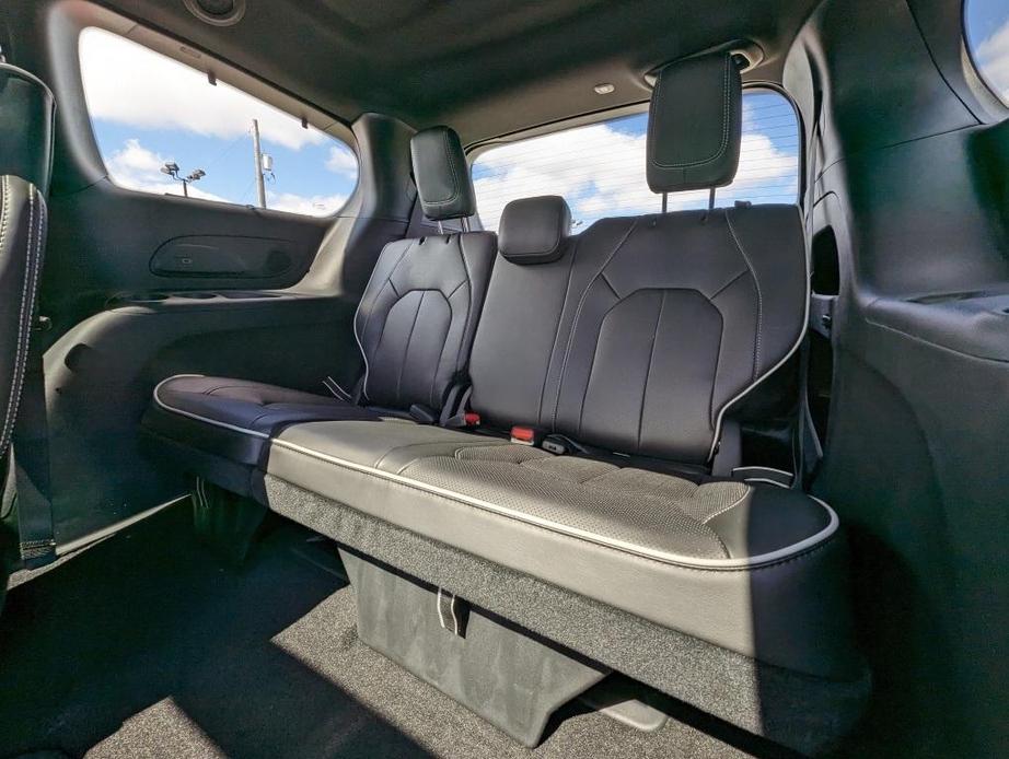 new 2024 Chrysler Pacifica car, priced at $41,395