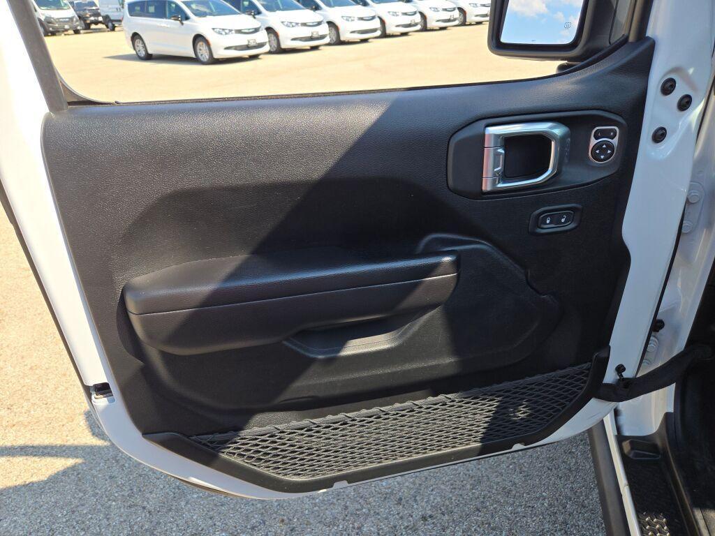 used 2021 Jeep Wrangler Unlimited car, priced at $30,812
