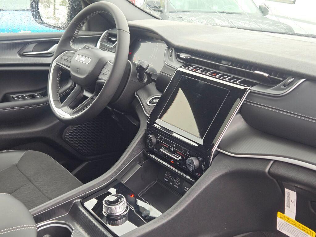 new 2025 Jeep Grand Cherokee car, priced at $41,745