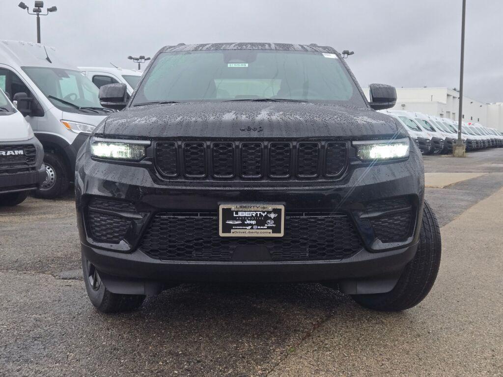 new 2025 Jeep Grand Cherokee car, priced at $41,745