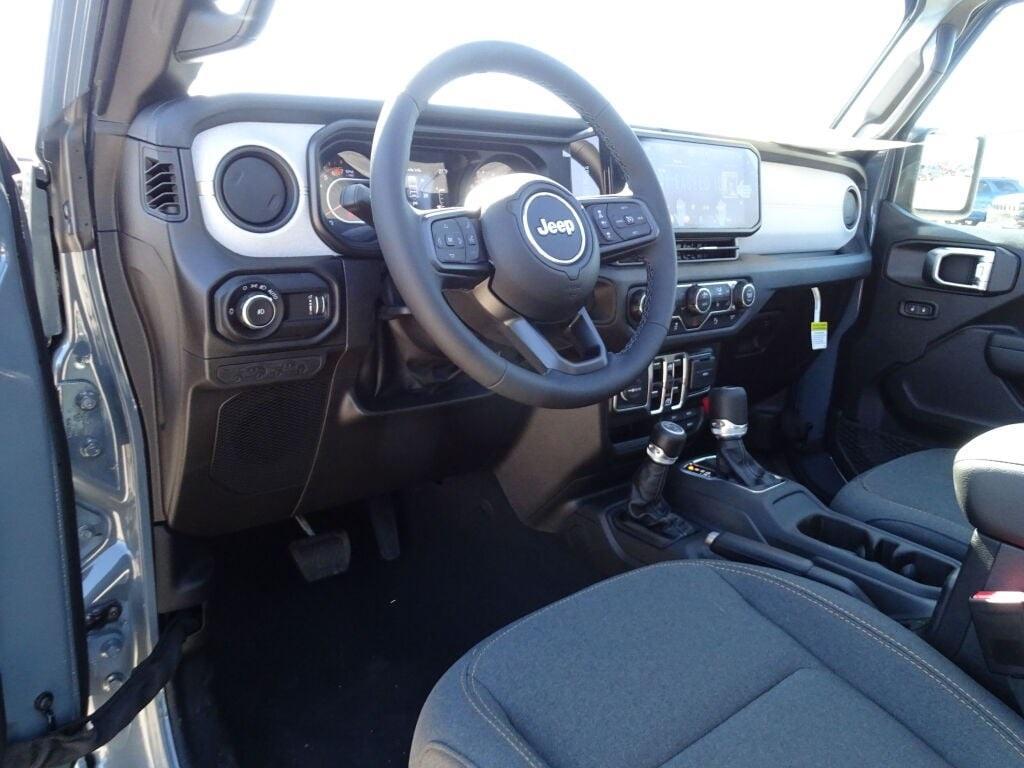 new 2025 Jeep Wrangler car