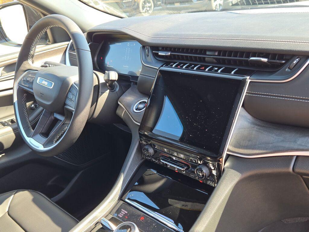 new 2025 Jeep Grand Cherokee L car, priced at $50,000