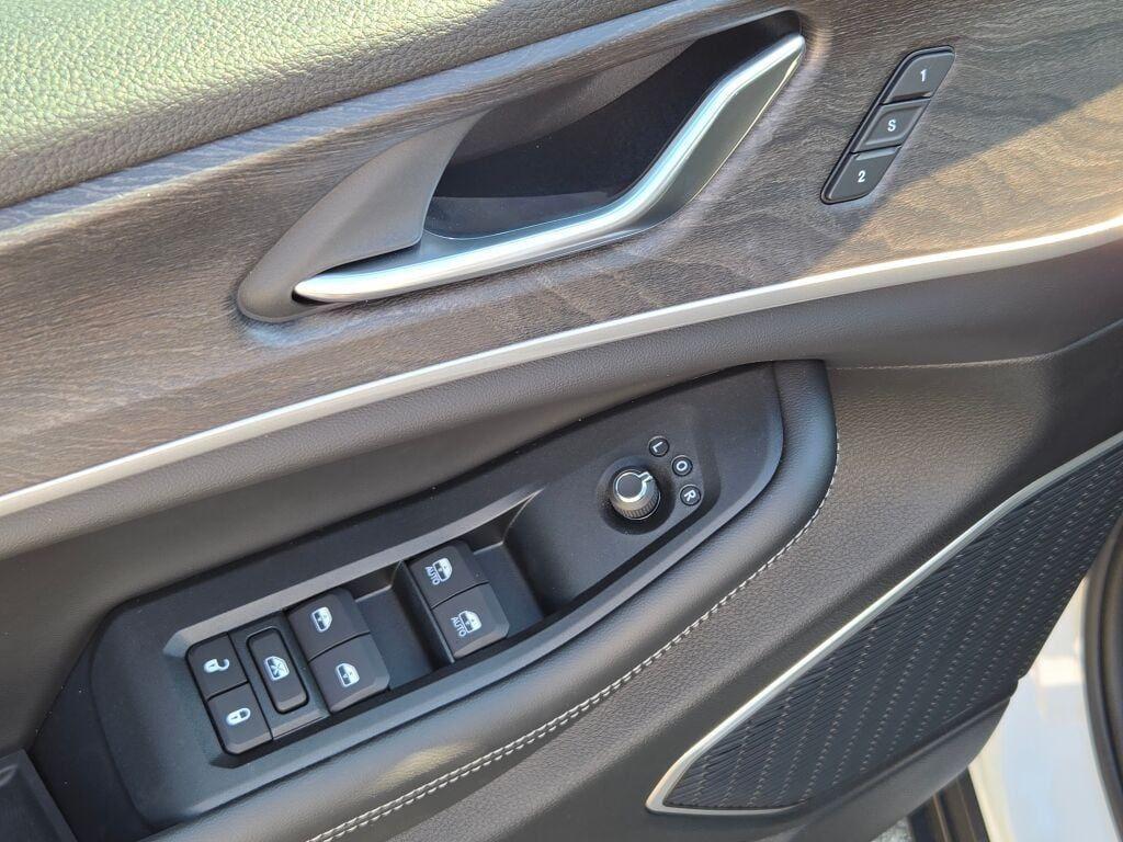 new 2025 Jeep Grand Cherokee L car, priced at $50,000