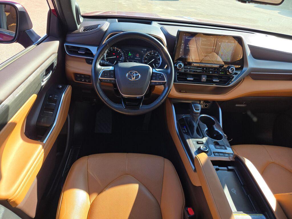 used 2020 Toyota Highlander car, priced at $40,949