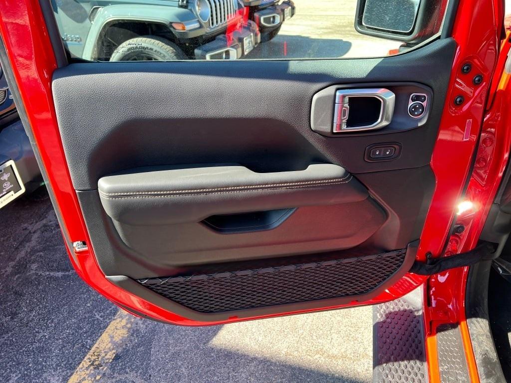 new 2025 Jeep Wrangler car, priced at $66,115