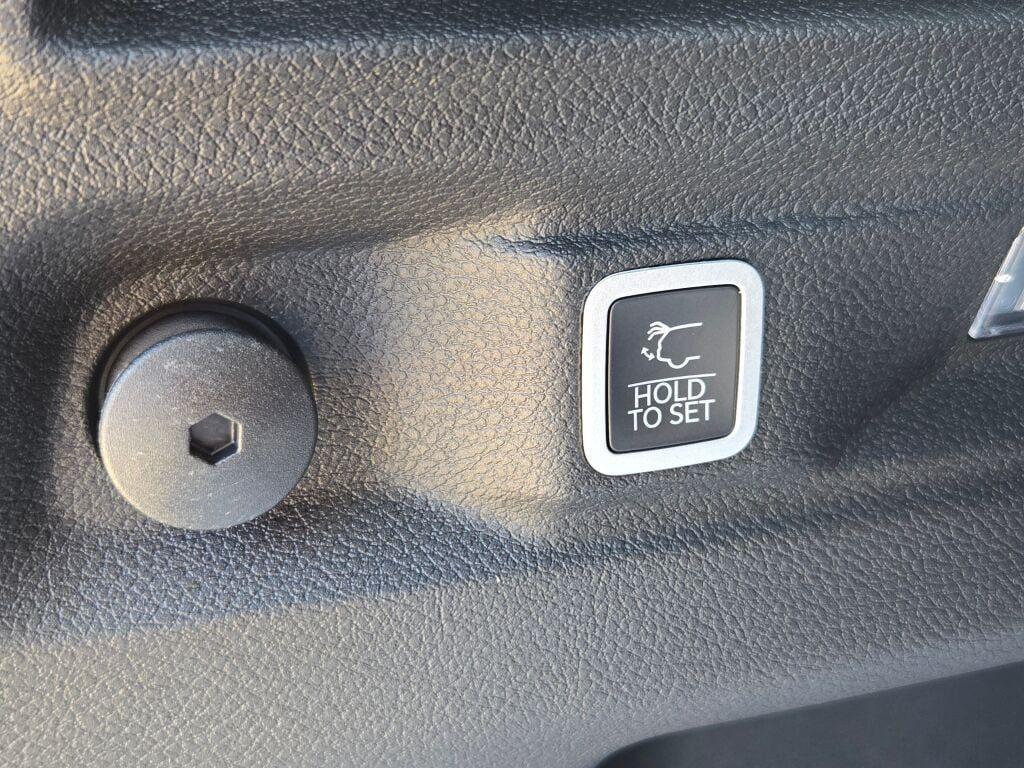 new 2025 Jeep Grand Cherokee L car, priced at $52,095