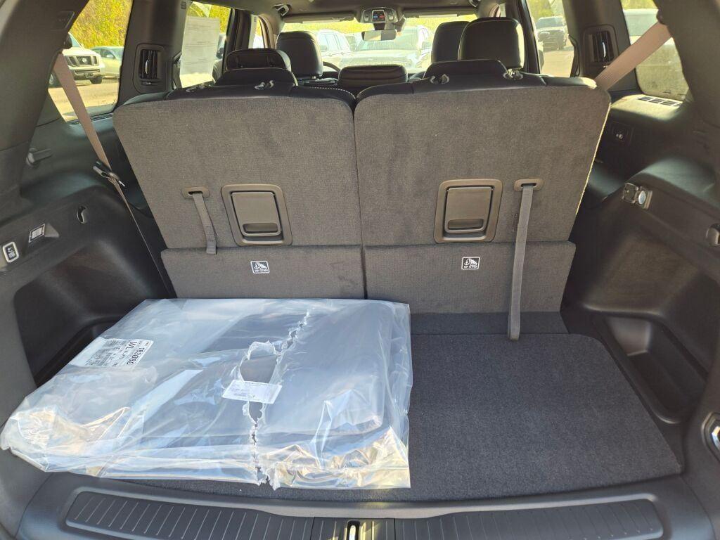 new 2025 Jeep Grand Cherokee L car, priced at $52,095