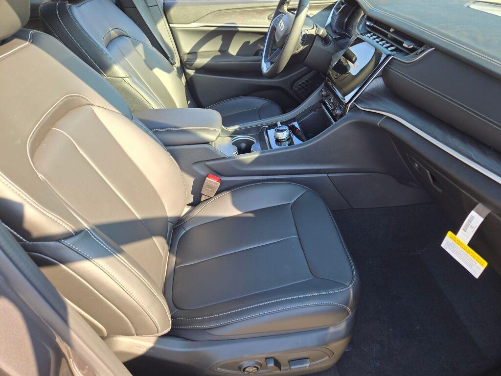 new 2025 Jeep Grand Cherokee L car, priced at $52,095