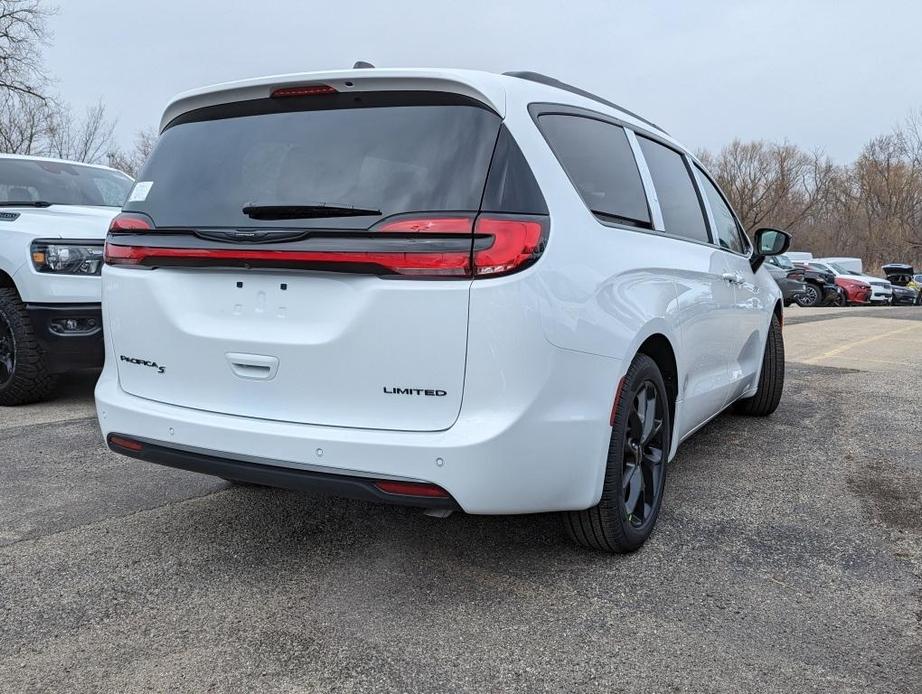 new 2024 Chrysler Pacifica car, priced at $48,970