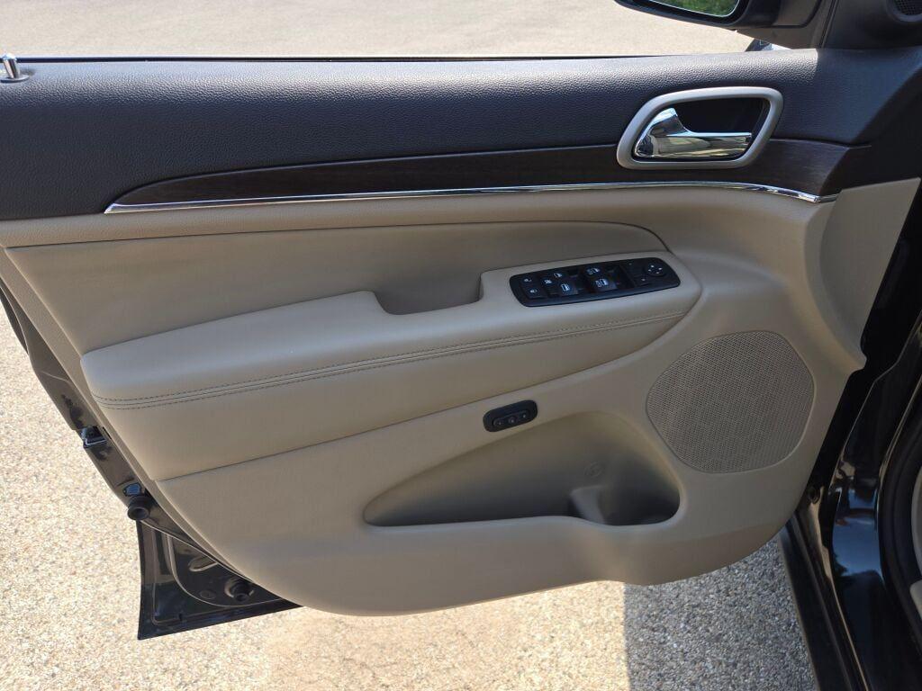used 2015 Jeep Grand Cherokee car, priced at $12,978