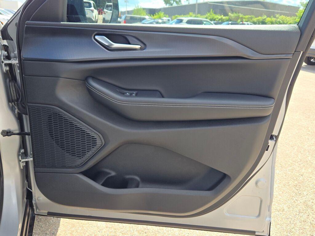 new 2025 Jeep Grand Cherokee car, priced at $36,665