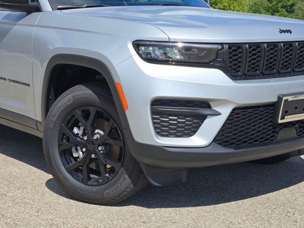 new 2025 Jeep Grand Cherokee car, priced at $36,665
