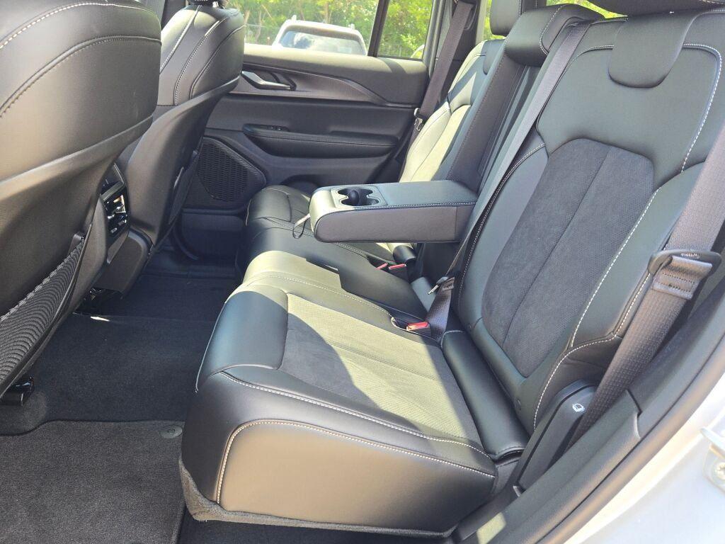 new 2025 Jeep Grand Cherokee car, priced at $36,665