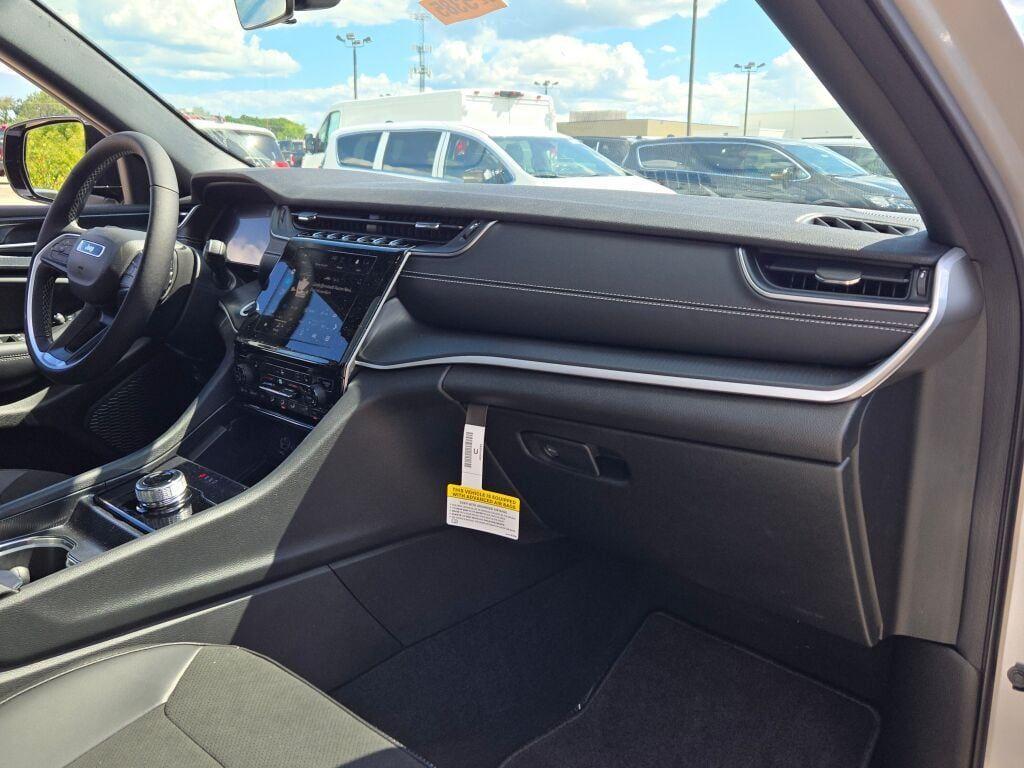 new 2025 Jeep Grand Cherokee car, priced at $36,665