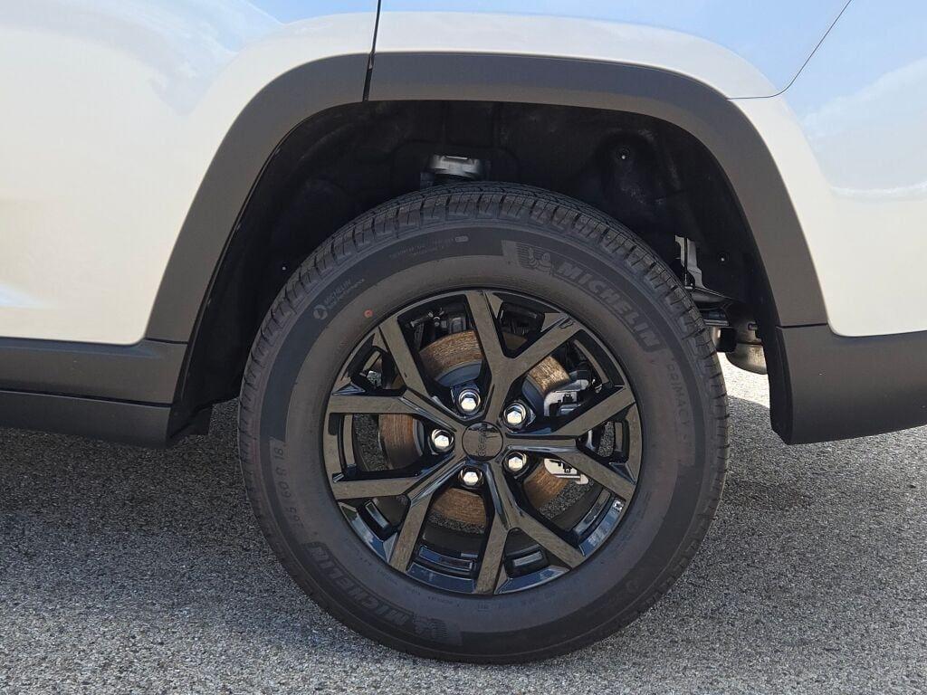 new 2025 Jeep Grand Cherokee car, priced at $36,665