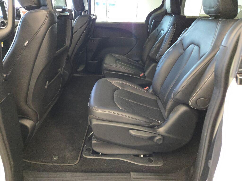 used 2024 Chrysler Pacifica Hybrid car, priced at $43,000