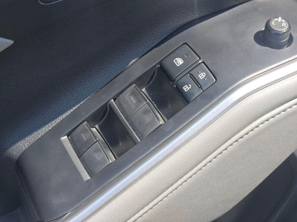 used 2022 Toyota Highlander Hybrid car, priced at $43,853