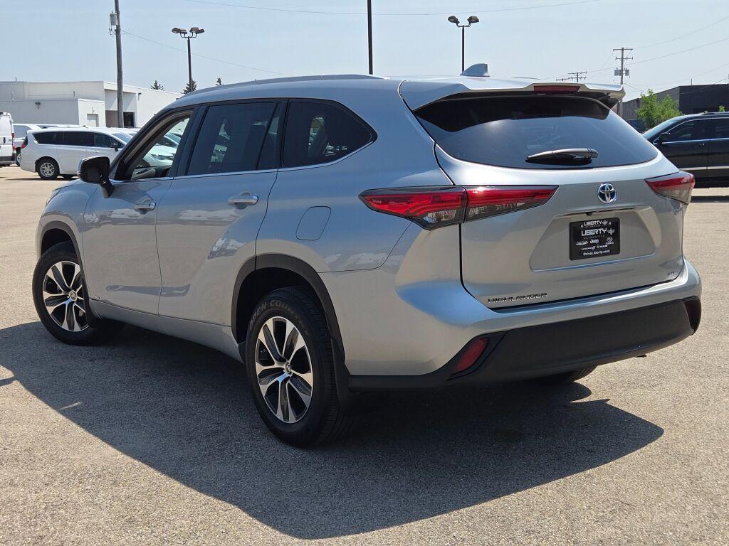 used 2022 Toyota Highlander Hybrid car, priced at $43,853